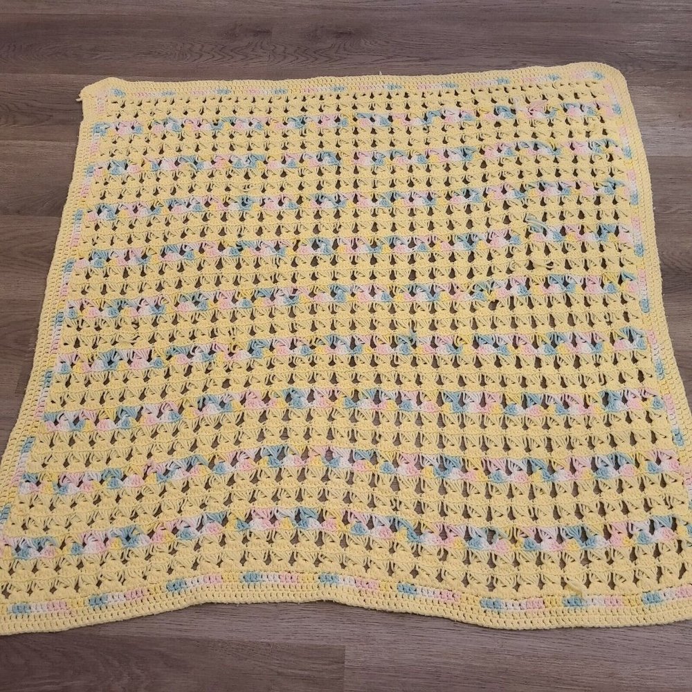 Crochet Yellow Baby Blanket‎ Nursery Afghan Blanket Throw Couch 41 x 42 Handmade